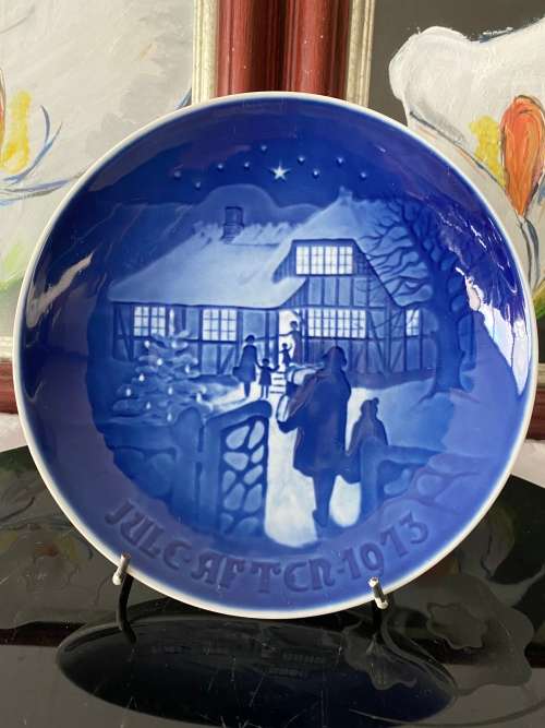 ROYAL COPENHAGEN DENMARK 9073 STAMPED CHRISTMAS COUNTRY 1973 LIMITED EDITION WALL PLATE