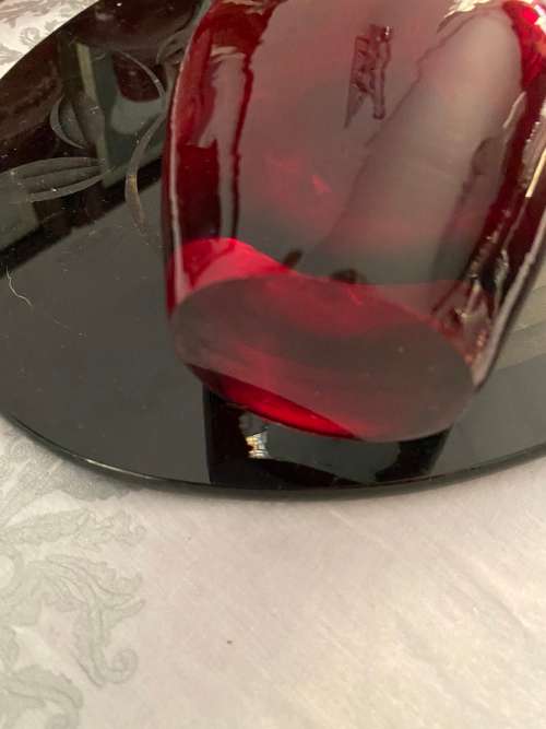 MID-CENTURY SWEDEN RED GLASS TALL VASE