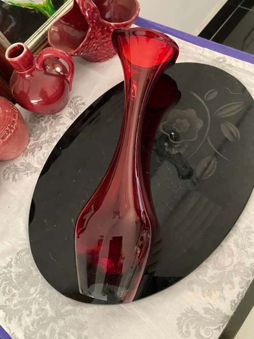 MID-CENTURY SWEDEN RED GLASS TALL VASE