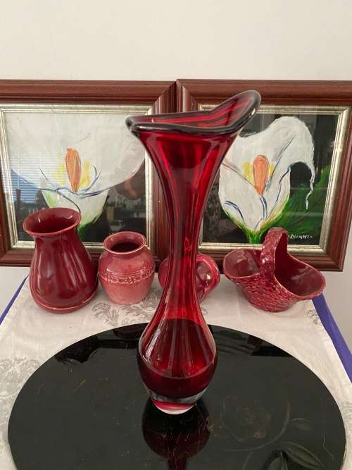 MID-CENTURY SWEDEN RED GLASS TALL VASE