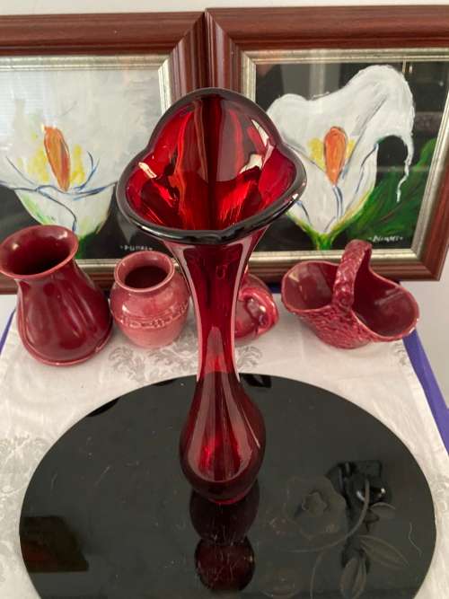 MID-CENTURY SWEDEN RED GLASS TALL VASE