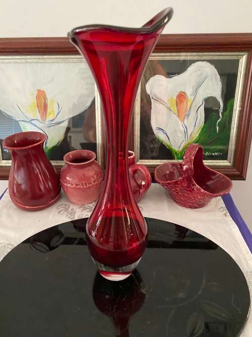 MID-CENTURY SWEDEN RED GLASS TALL VASE