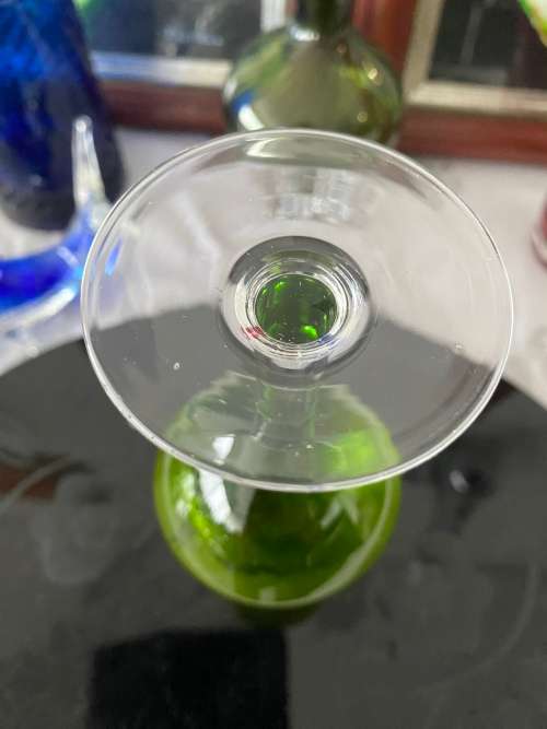 VINTAGE GREEN GLASS CLEAR STEM SPECIMEN BUD VASE