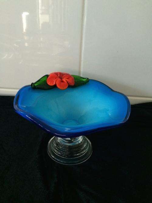 MURANO ITALIAN RIBBED STEM BASE WITH SCALLOPED TOP BOWL