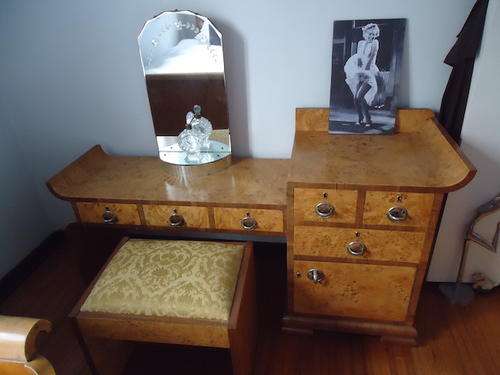 ART DECO BIRDSEYE MAPLE DRESSING TABLE, STOOL & BEDSIDE PEDESTAL SET