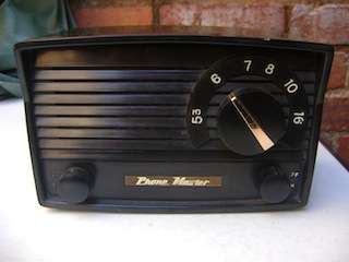 Bakelite "Phonemaster" Radio Circa 1958