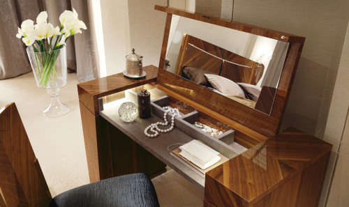 Italian Made Bedroom Vanity Dresser