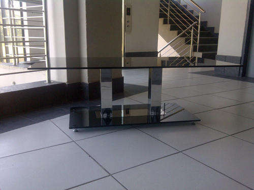 Elegant & Modern Glass Coffee Table ***R1 No Reserve***