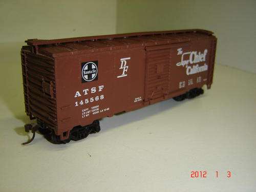 HO Athearn 40' Box Car AT&SF Super Chief Used Boxed