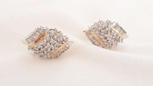 Vintage 18ct Gold diamond earrings