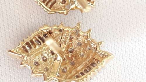 Vintage 18ct Gold diamond earrings