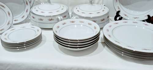 Vintage Noritake `Petula` dinnerware