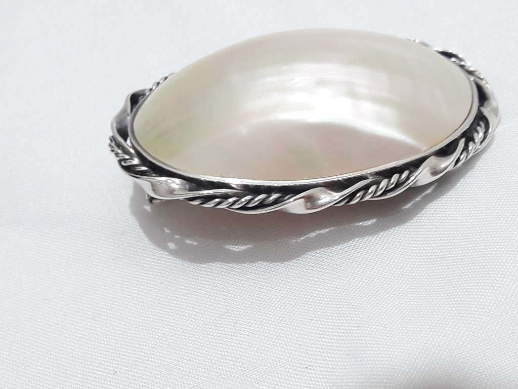 Vintage sterling silver Mabe brooch