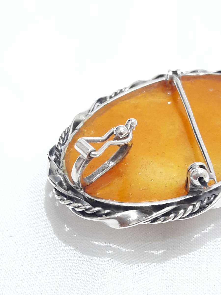 Vintage sterling silver Mabe brooch