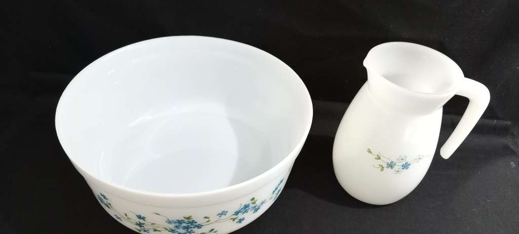 1990s Arcopal milk glass bowl and jug