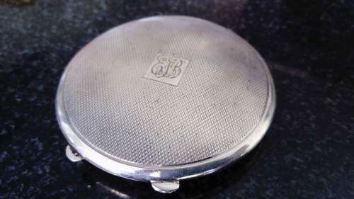 REDUCED - Vintage Silver Ladies Powder Box - 40.6 grams