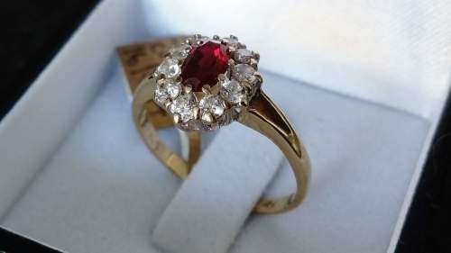 9ct Yellow Gold Cluster Ring with Cubic Zirconias and Red imitation Spinel.