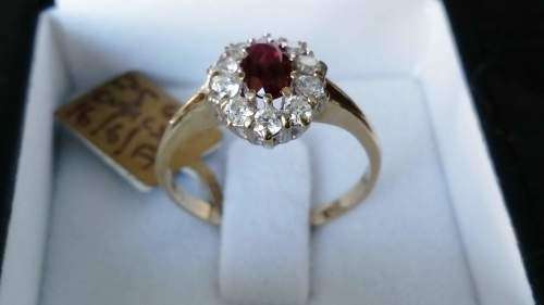 9ct Yellow Gold Cluster Ring with Cubic Zirconias and Red imitation Spinel.