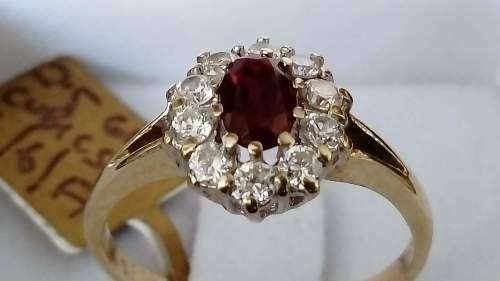 9ct Yellow Gold Cluster Ring with Cubic Zirconias and Red imitation Spinel.