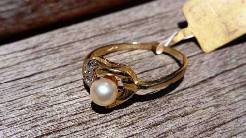 9ct Yellow Gold, Pearl and Diamond Rng.