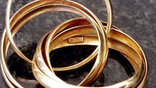 18ct, 7 Band Trinity Ring - 5.9gr - REDUCED STARTING BID