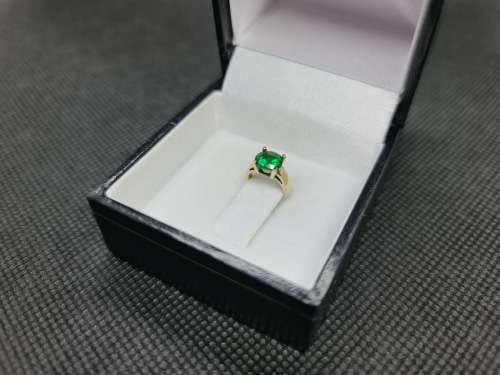 9ct Gold Infant Ring with Emerald - PLEASE READ THE DESCRIPTION BELOW FOR DETAILS AND SHIPPING