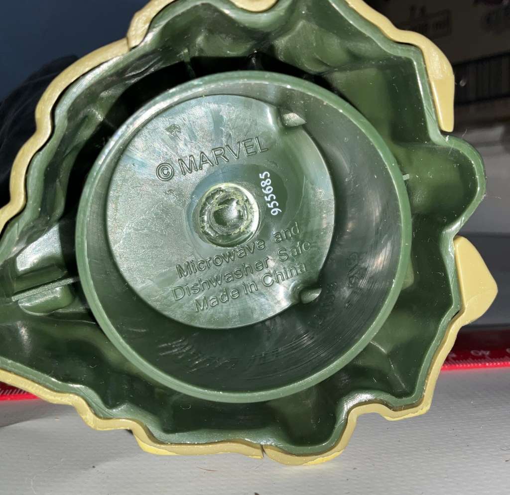 Striking Plastic Mug of Groot, from the Guardians of the Galaxy (Marvel signed)