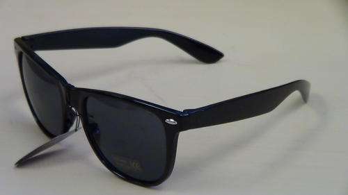 Wayfarer Sunglasses black frame , smoke lens