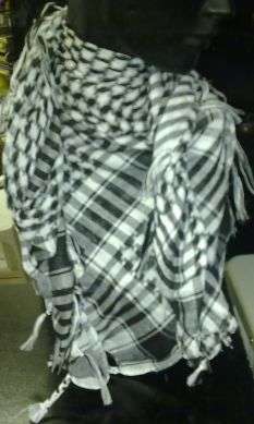 Fill a Box Promotion karas - scarves black & white