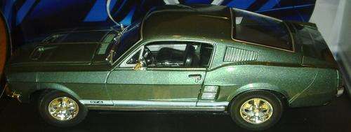Ford Mustang GTA 1967 model car Fastback die cast 1/24 scale Maisto Green