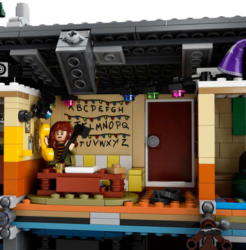 LEGO 75810 The Upside Down (Netflix Stranger Things)