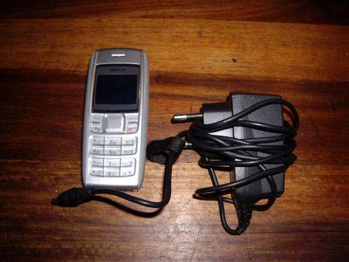 Nokia 1600 and Charger