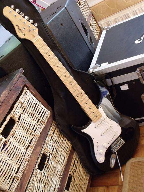 Behringer electric guitar