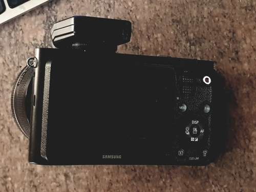 Samsung NX1000 20.3 Megapixel Camera (Body, external  flash and Lens) - 20 - 50 mm - Black