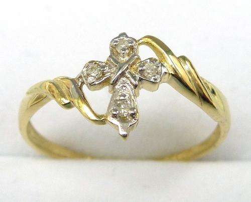 Beautiful solid 9kt gold genuine diamond ring.