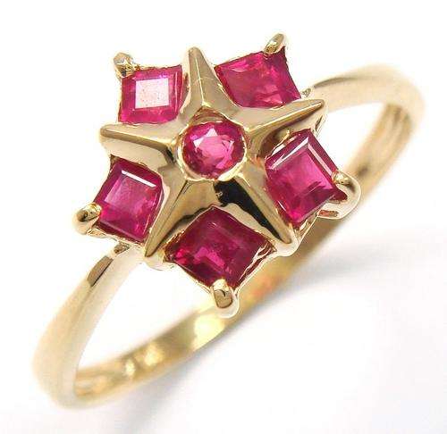 Beautiful solid 9kt gold and genuine ruby ring.