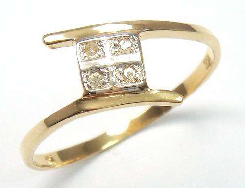 Beautiful solid 9kt gold and genuine diamond ring.