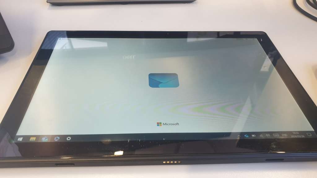 64gb Mecer 2-in-1 Windows Tablet (MW10Q16+LTE)