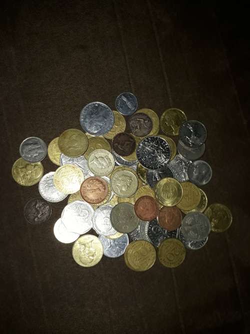 lot of World coins unchecked (68 coins) as is