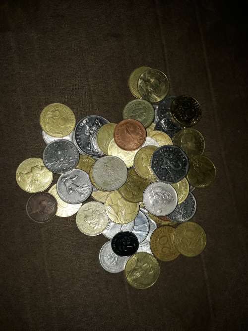 lot of World coins unchecked (68 coins) as is