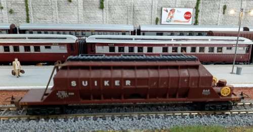 Lima Sugar wagon with Lima couplers, new in box