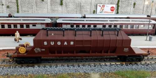 Lima Sugar wagon with Lima couplers, new in box