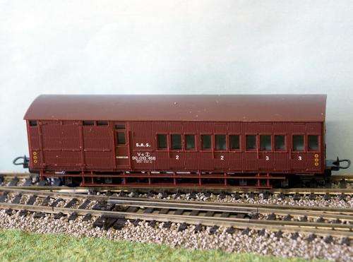 HO Gauge Lima SAR V8 Gaurds Van