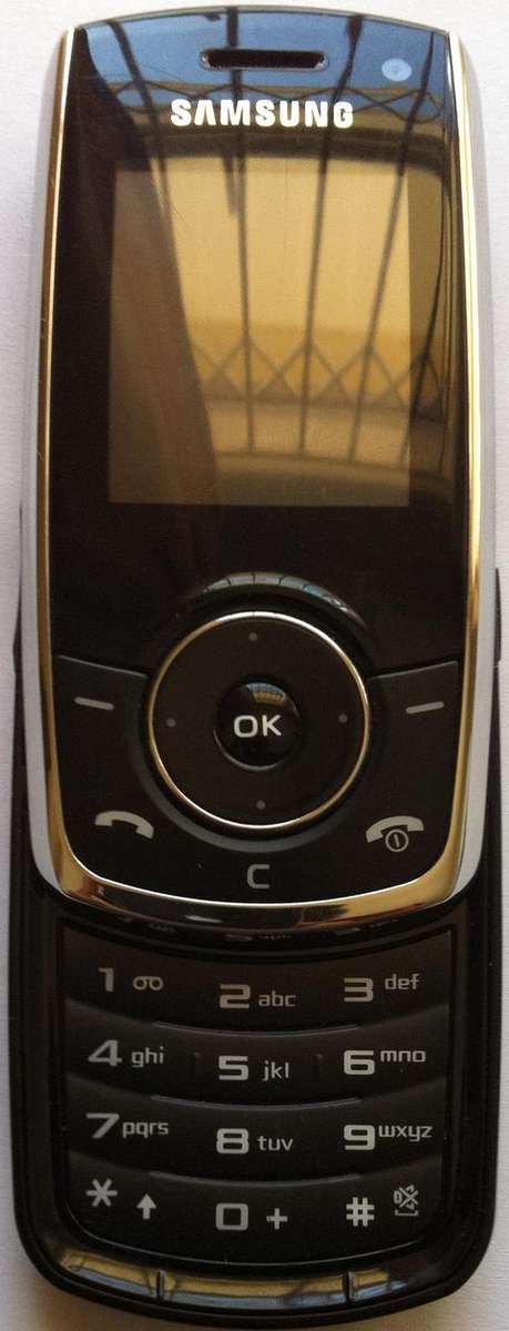 Samsung SGH-J750   **Demo Model** Practically New