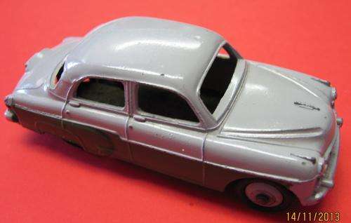 SCARCE MINT AND BOXED NO 164 VAUXHALL CRESTA BY DINKY TOYS (NOT CORGI)