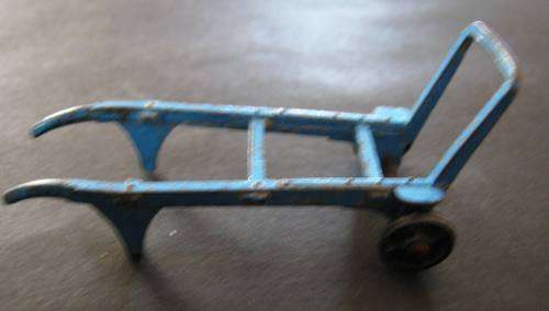 NO 385 DINKY TOYS "SACK TRUCK" FROM ENGLAND. NOT LESNEY.