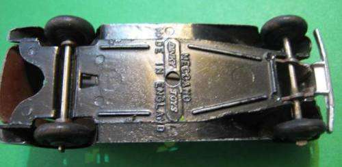 VINTAGE DIE-CAST METAL NO 30d "VAUXHALL" FROM MECCANO DINKY, ENGLAND. NOT A CORGI OR A MATCHBOX.