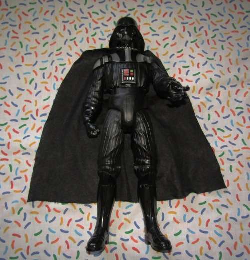 GIGANTIC 50CM FIGURE OF "DARTH VADER" FROM STAR WARS BY LUCAS FILMS. NO 1835NT01. NOT SPIDERMAN.