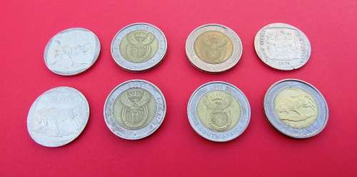 EIGHT R5 COINS OF PRESIDENT MANDELA AND OTHER SPECIAL ISSUE R5 COINS.