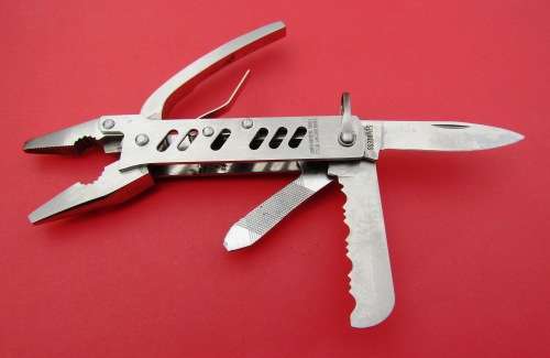 JOHN BENZEN TOOL IN STAINLESS STEEL FROM CHICAGO, USA. NOT VICTORINOX.